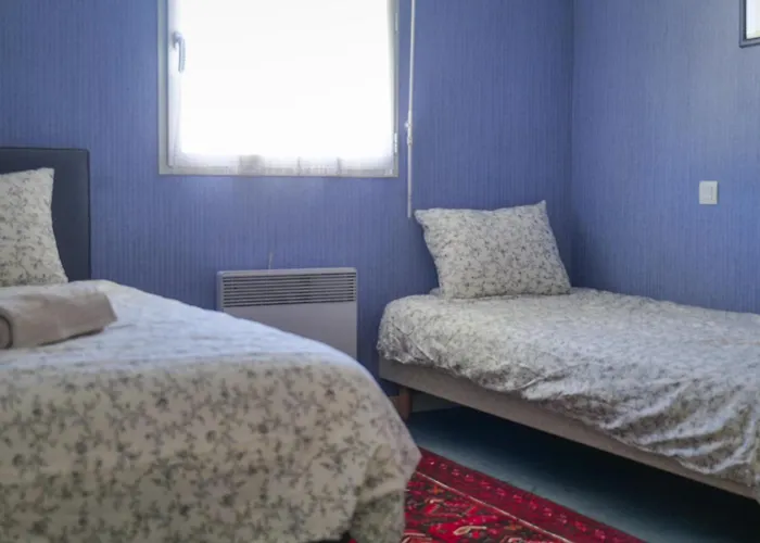 Proche Plage, Quartier Des Présidents, - 4 Personnes